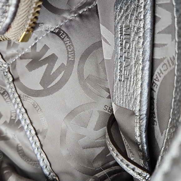 Michael Kors Metallic Gold Large Leather Shoulder Bag 11x15 - Picture 5 of 8